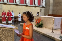 Premières communions d'enfants à l'Annonciation